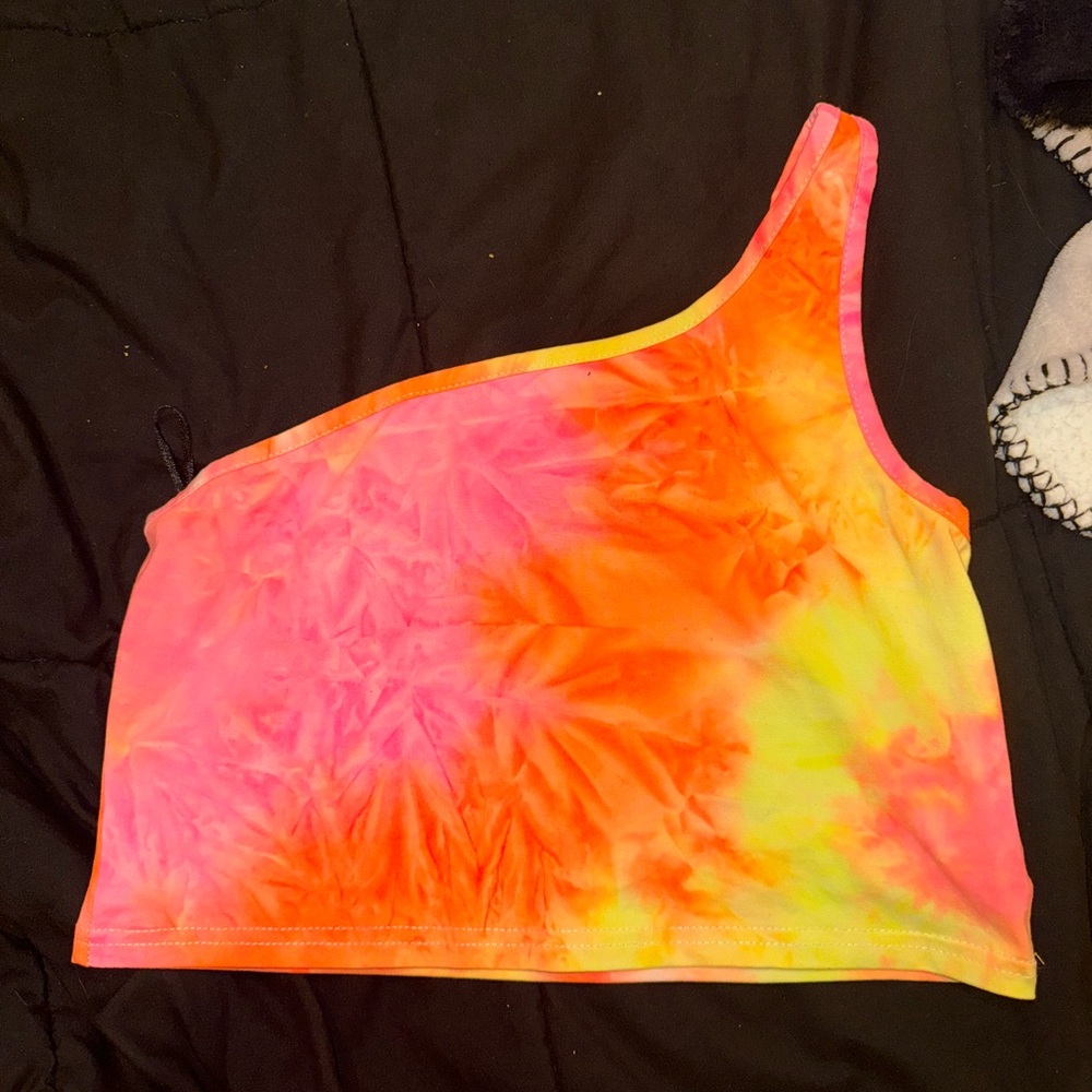 One shoulder crop top